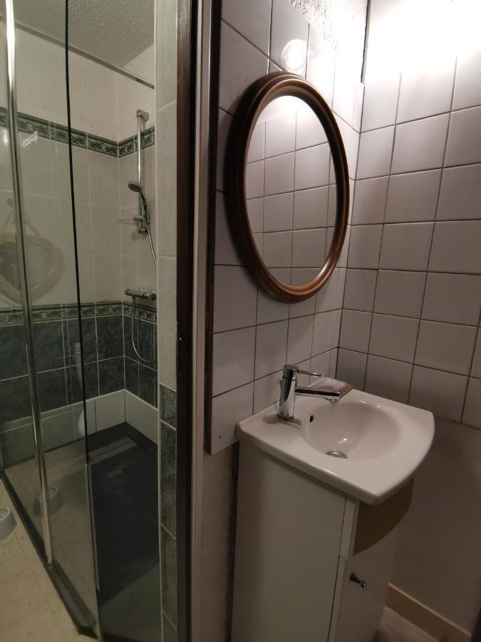 Apartamento Chez Gilles Math Saint-Martin-de-Brômes Exterior foto
